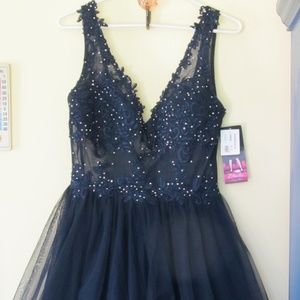 XOXO Formal Party Dress Prom Blondie Sz 11 NWT
